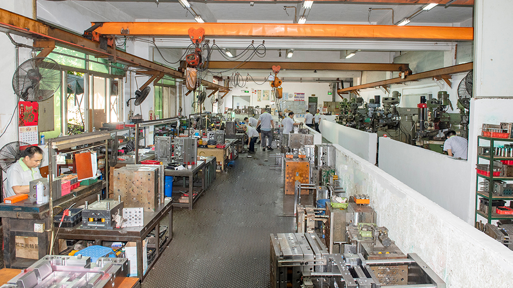 淺析注塑模具四大特點